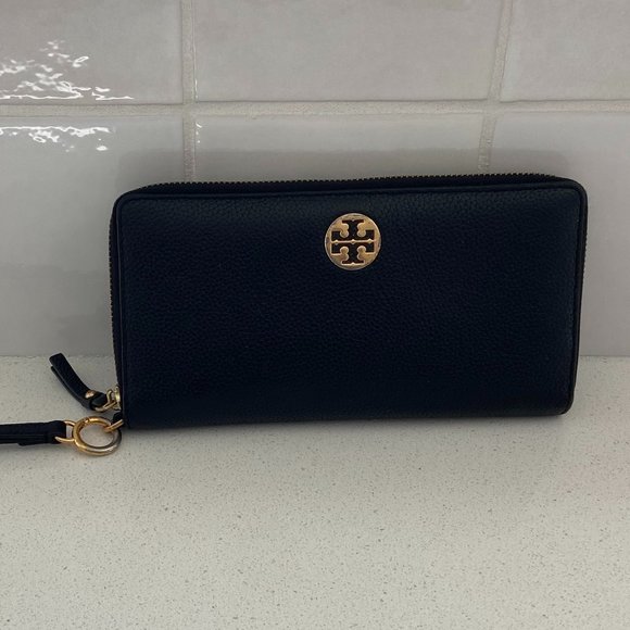 Tory Burch Handbags - Tory Burch Wallet